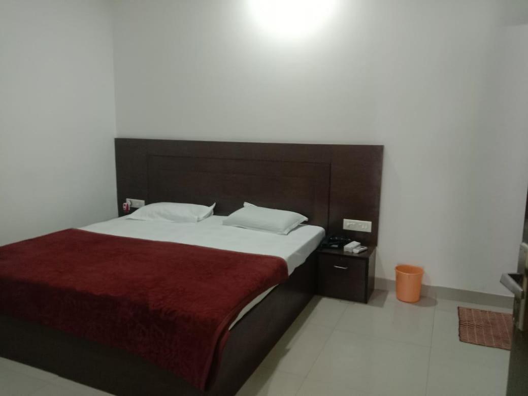 Supreme Guest House By Wb Inn Agra  Exterior foto